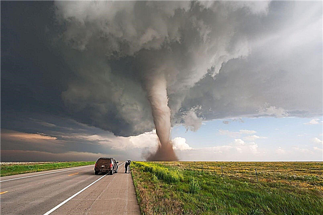 Tornado e tornado: cos'è, come si forma, classificazione, come si salva, foto e video