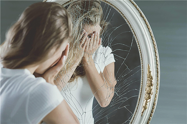 Warum kannst du nicht in den Spiegel schauen, wenn du weinst? Gründe, Foto