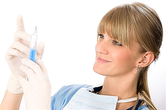 Why is a little fluid poured from a syringe before an injection?