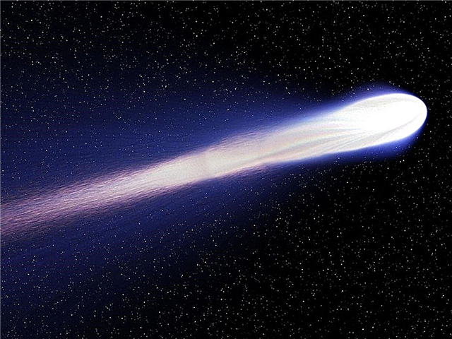 What is a comet?