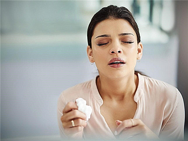 ¿Por qué la gente estornuda cierra los ojos?