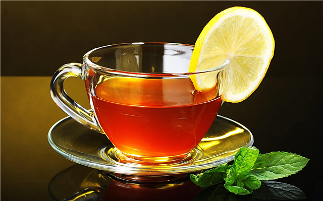 Why does lemon lighten tea?