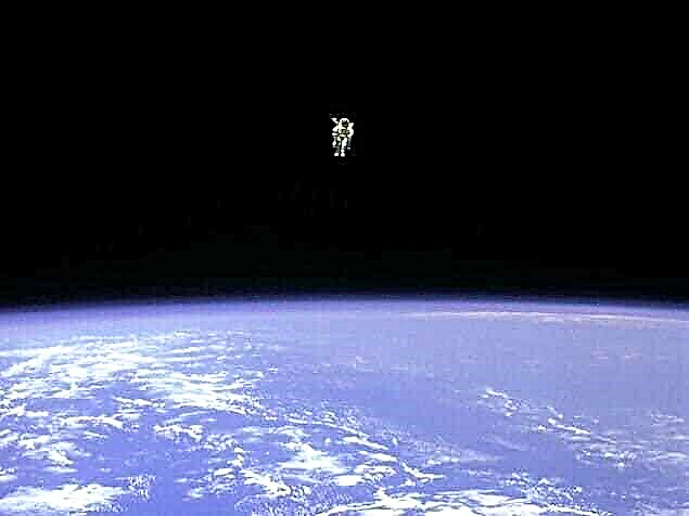 Why don't astronauts fall to Earth from orbit? Description, photo and video