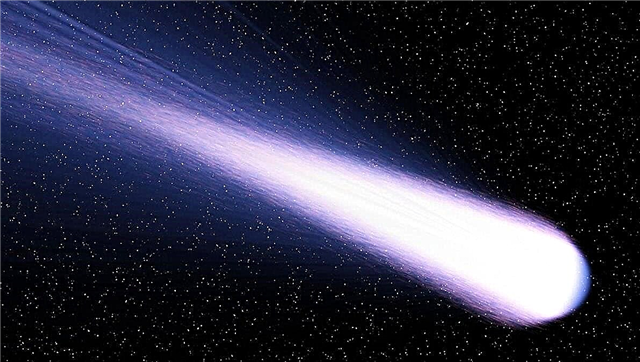 Why does the comet have a clear path?