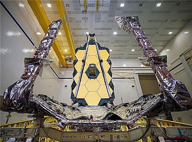 NASA showed the finished James Webb telescope