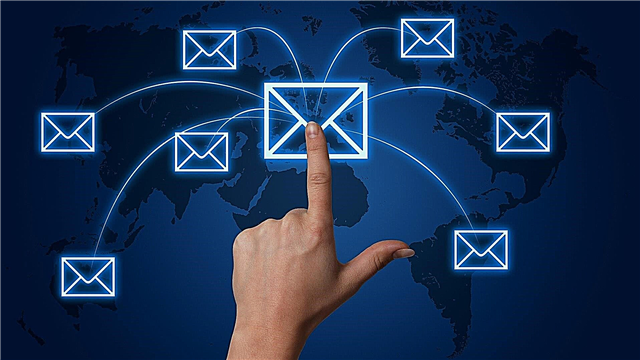 How many email addresses are there in the world?