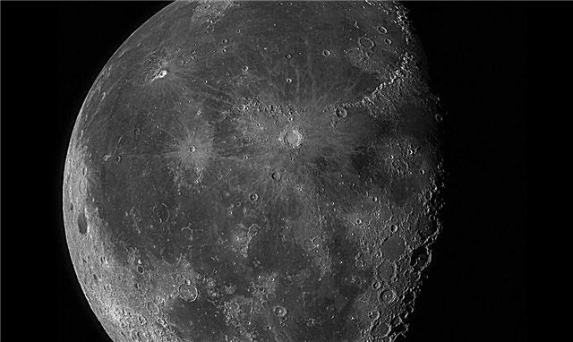 Waarom zijn de kraters op de maan eerder rond dan ovaal?