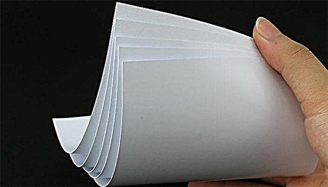 Why is glossy photo paper used for printing photos?