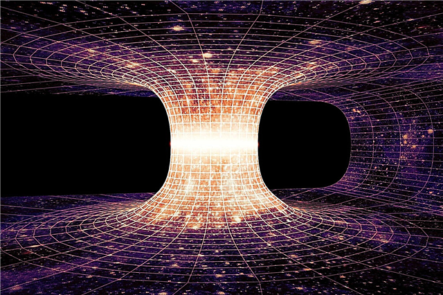 Astronomers have found a way to detect wormholes