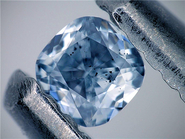 Why is diamond not visible on x-rays?